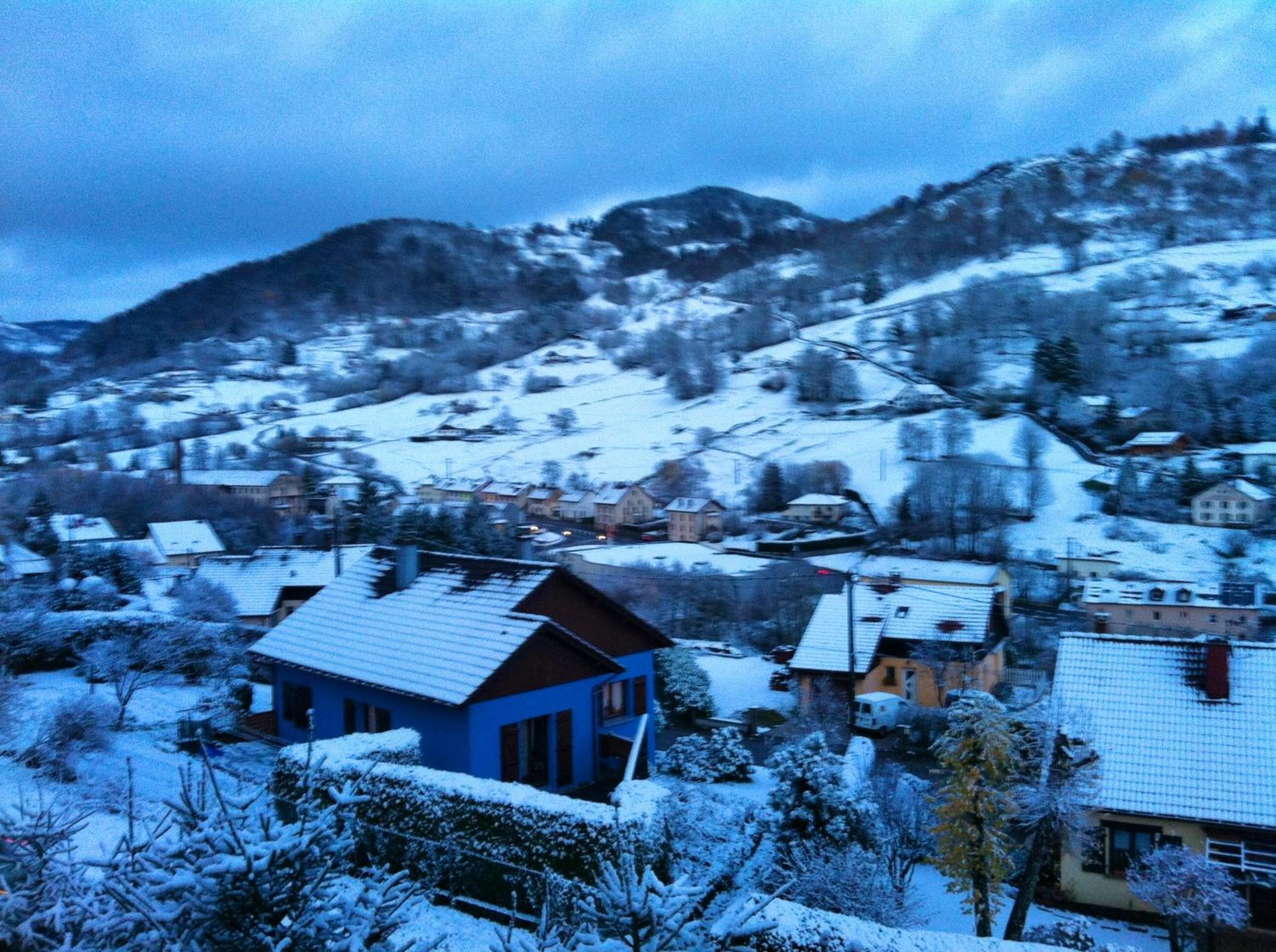 Appartement Cosy A Cornimont 30 M² Avec Terrasse Et Vue Montagne Экстерьер фото
