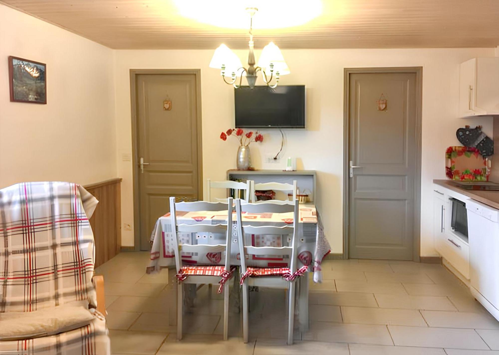 Appartement Cosy A Cornimont 30 M² Avec Terrasse Et Vue Montagne Экстерьер фото